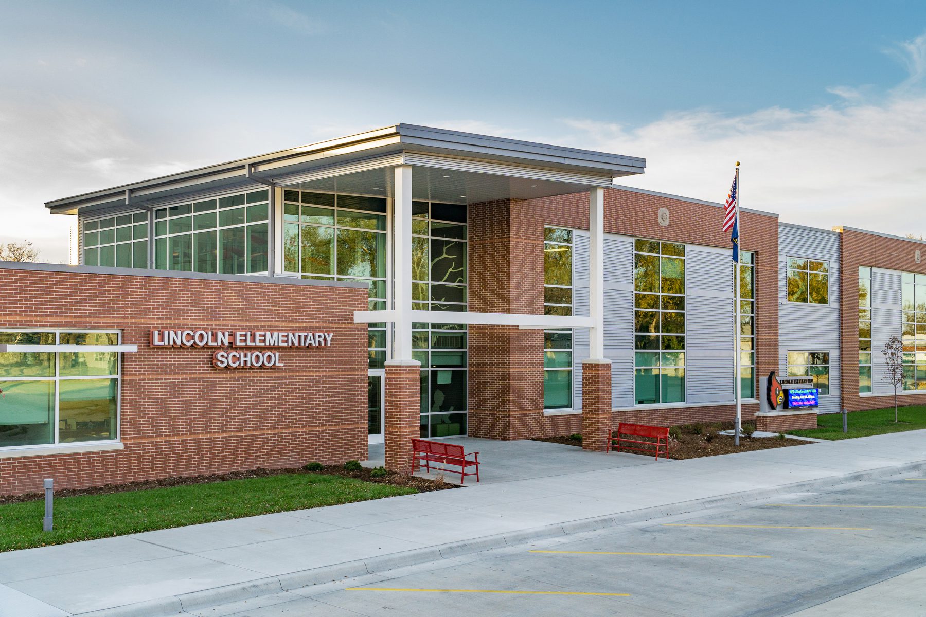 GMCN Lincoln Elementary Hoisington Main Entry 